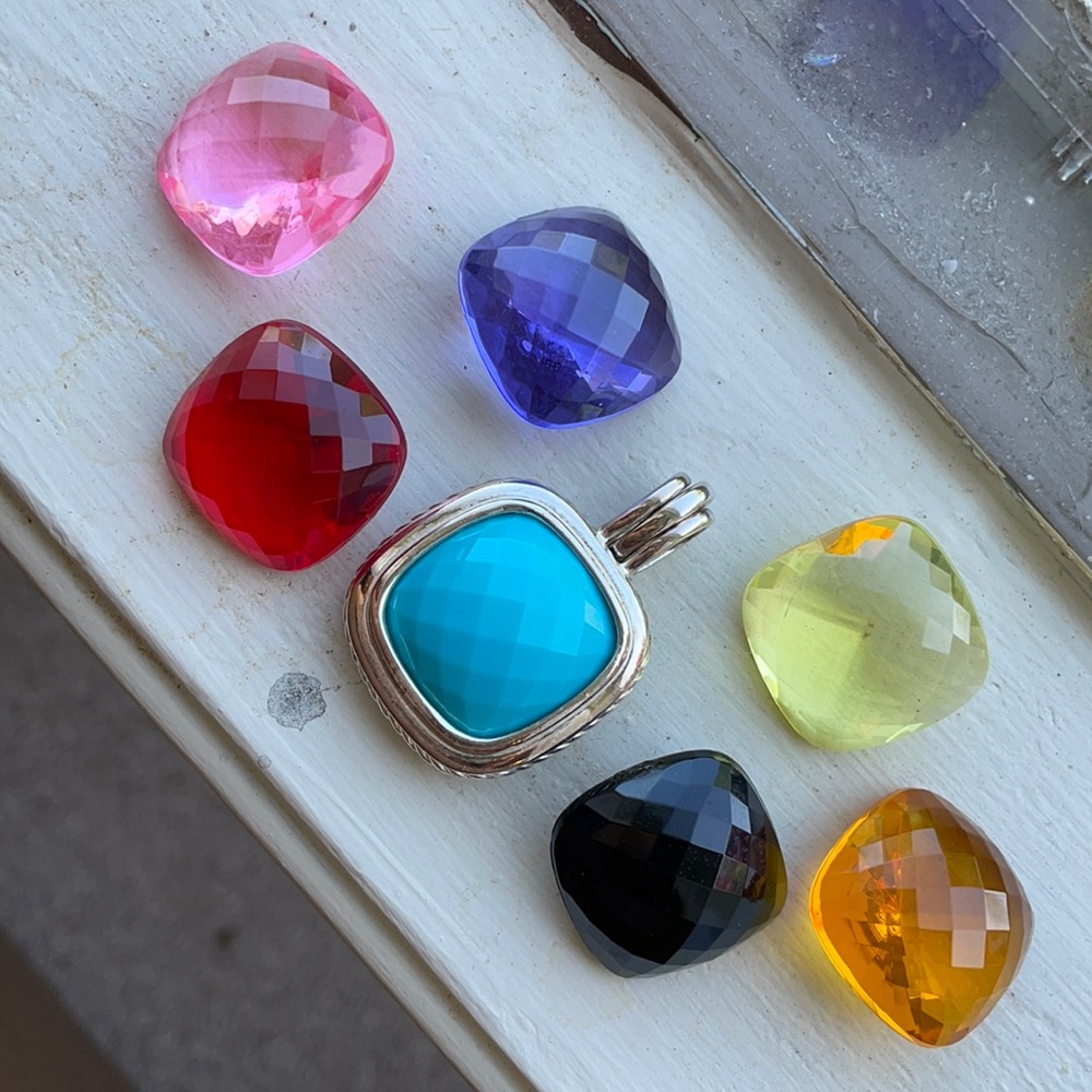 Premier Designs interchangeable pendant